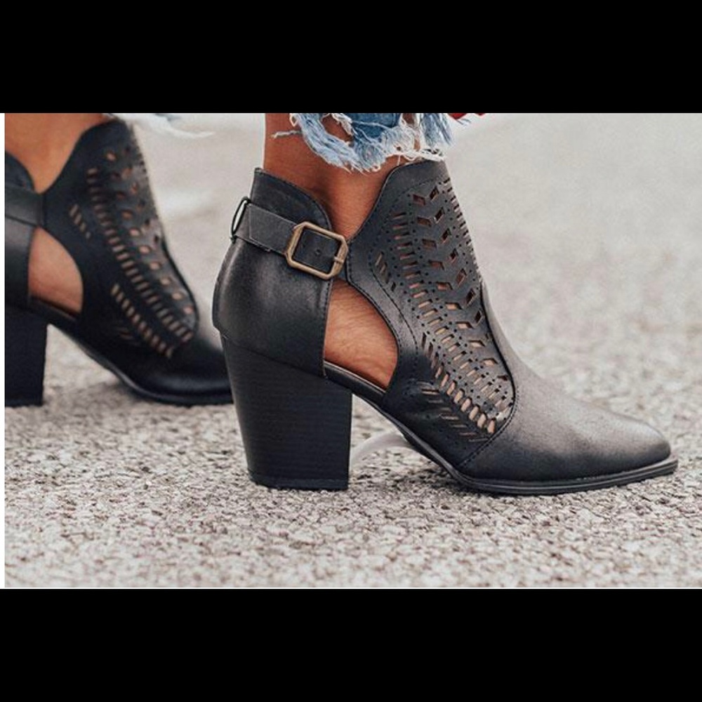 Women’s Black Bootie Sz 9 New